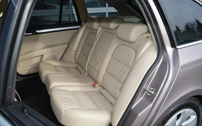 Skoda Superb cena 31000 przebieg: 226000, rok produkcji 2011 z Hrubieszów małe 781
